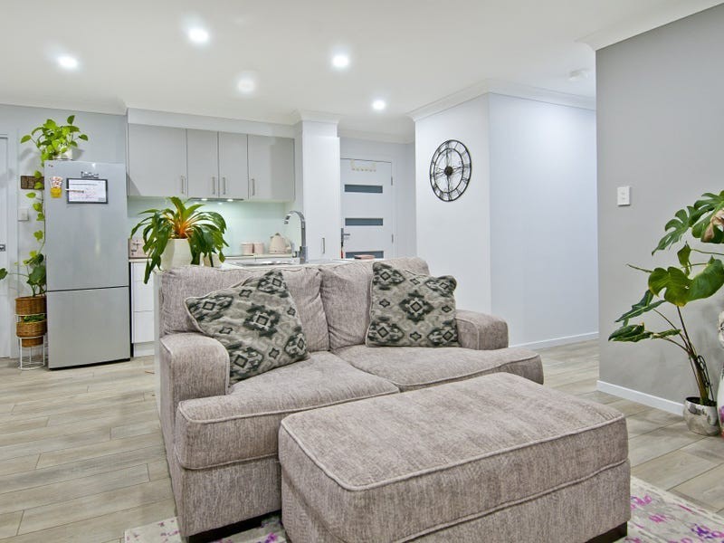 9 Valerie Close, Edens Landing QLD 4207