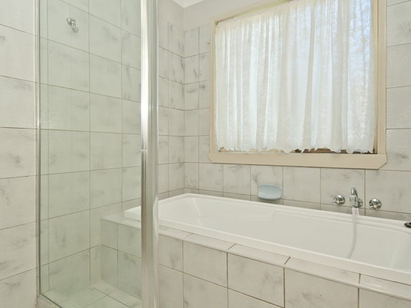 13 Overland Drive, Edens Landing QLD 4207