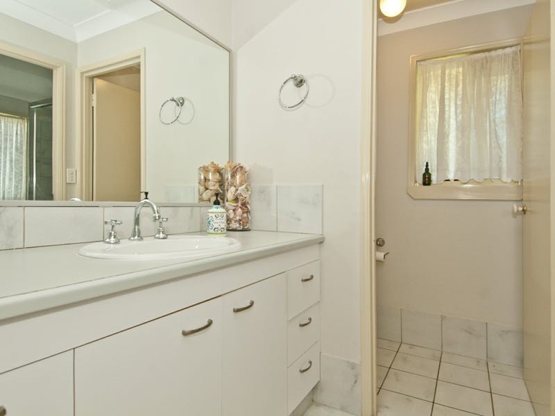 13 Overland Drive, Edens Landing QLD 4207