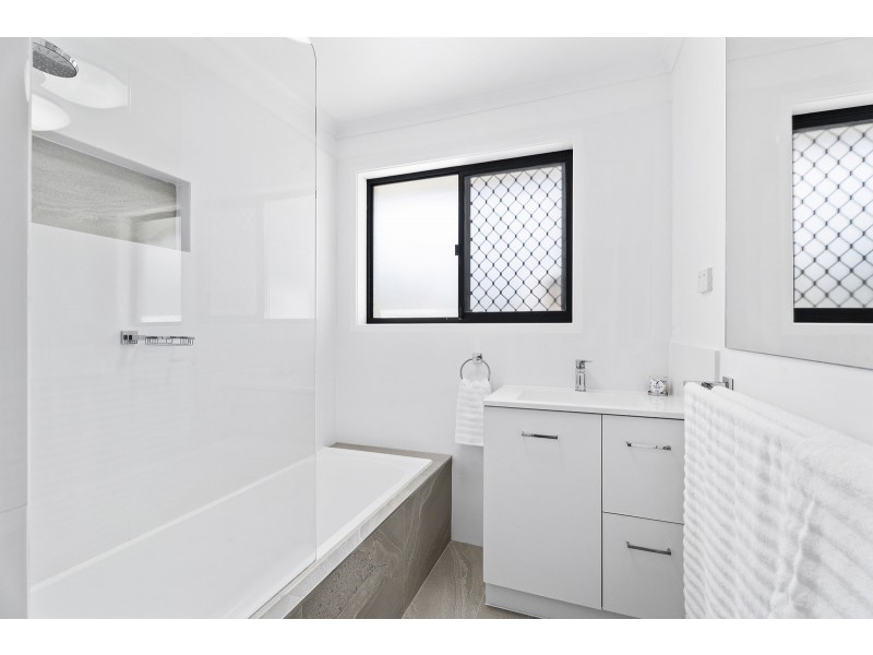 9 Sandstone Court, Eagleby QLD 4207