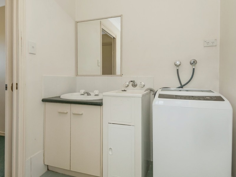 1 & 4/8 Page Street, Bethania QLD 4205