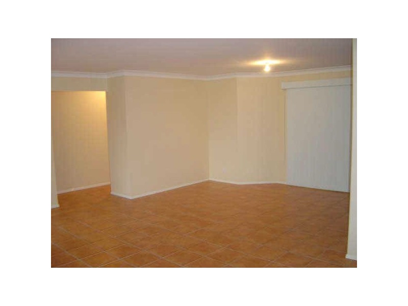 2 Rajang St, Tanah Merah QLD 4128