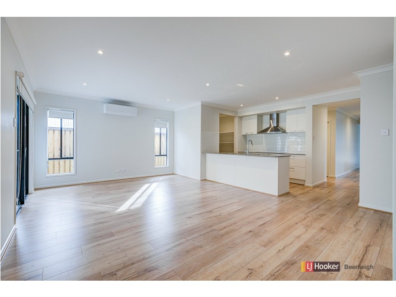 12 Burton Court, Logan Reserve QLD 4133