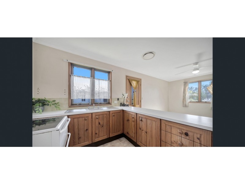 4 Silky Oak Crescent, Stapylton QLD 4207