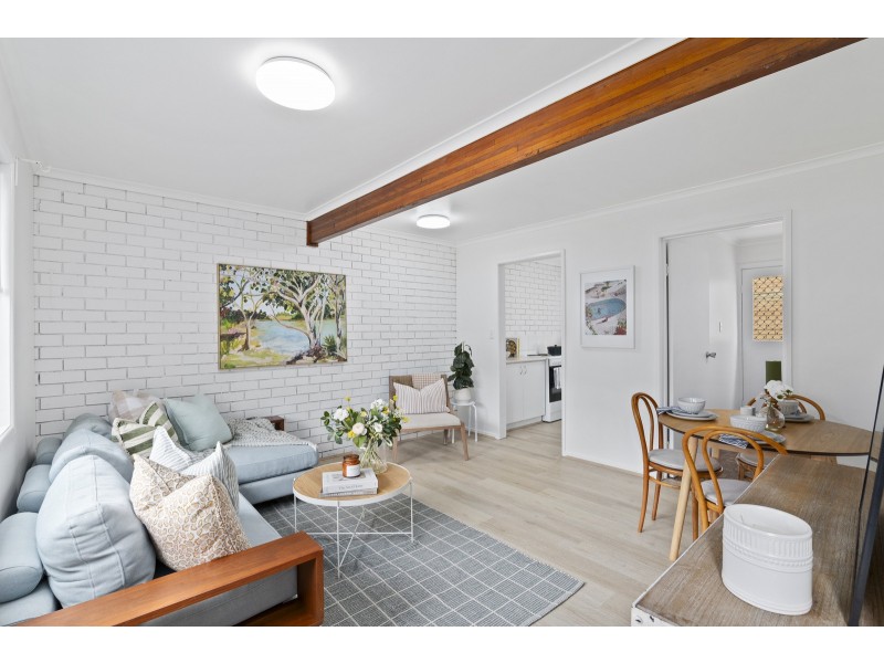 4/4 Cowper Avenue, Eagleby QLD 4207