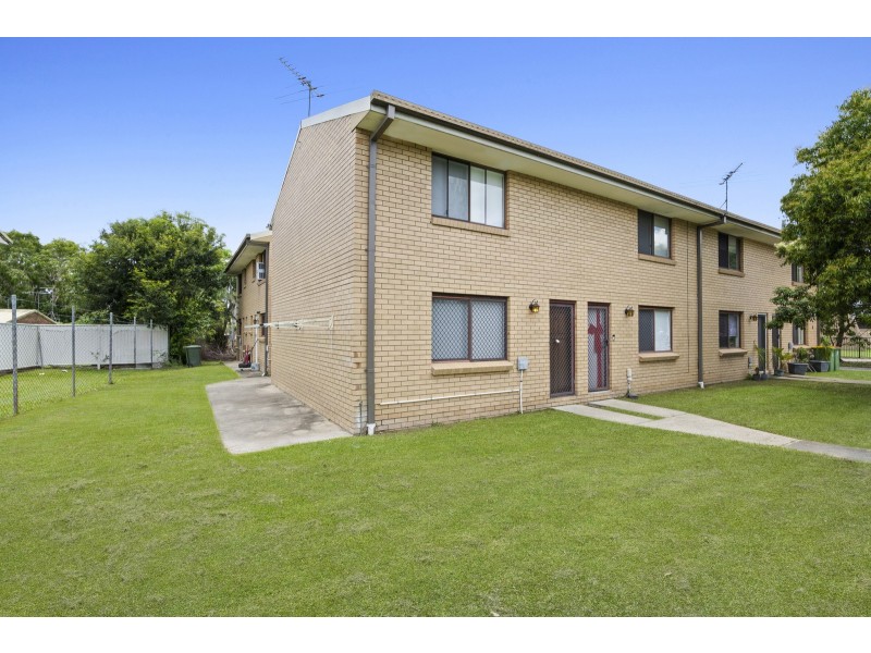 4/4 Cowper Avenue, Eagleby QLD 4207