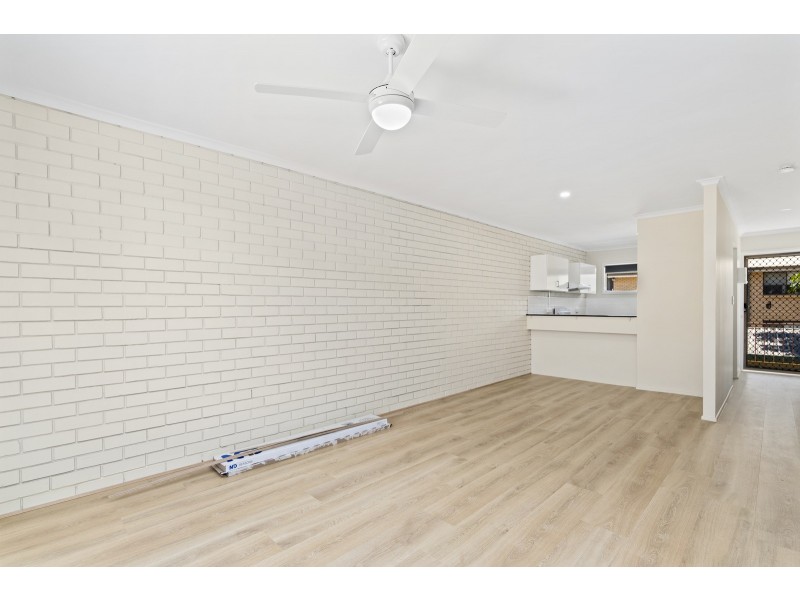 8/6 Cowper Avenue, Eagleby QLD 4207