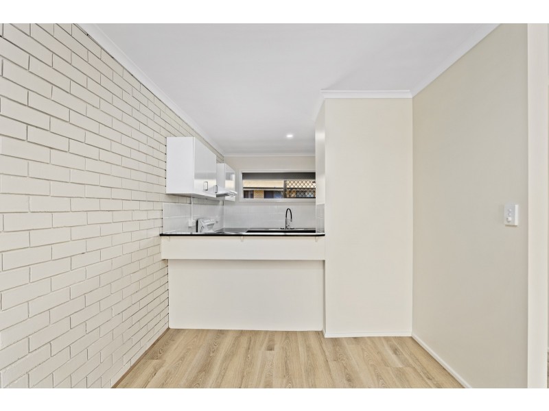 8/6 Cowper Avenue, Eagleby QLD 4207