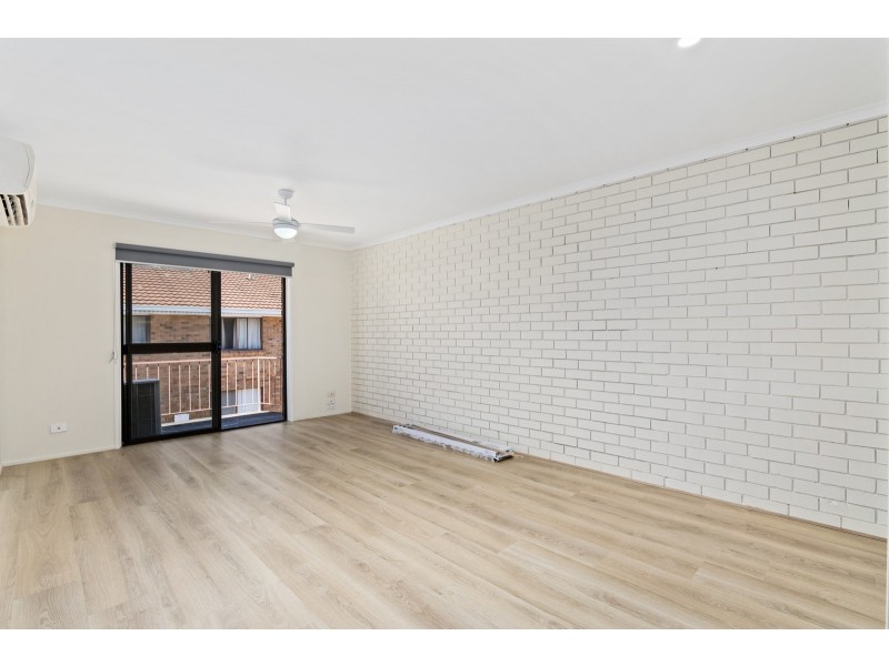 8/6 Cowper Avenue, Eagleby QLD 4207