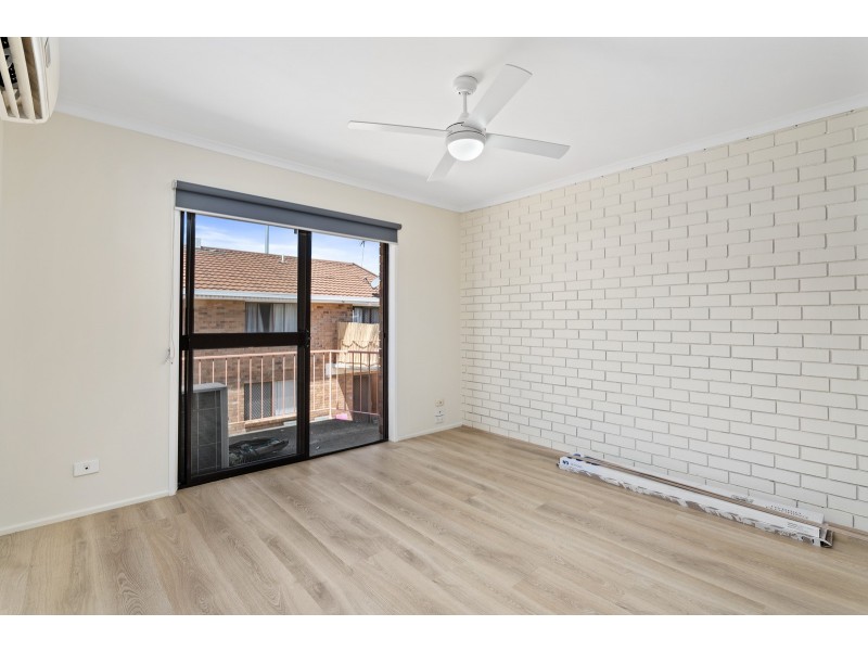 8/6 Cowper Avenue, Eagleby QLD 4207