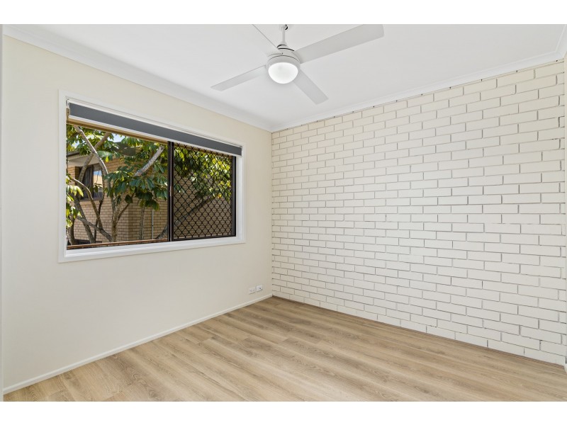 8/6 Cowper Avenue, Eagleby QLD 4207