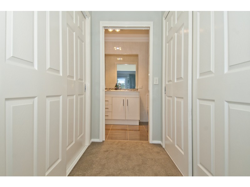 5-7 Hillview Crescent, Bahrs Scrub QLD 4207
