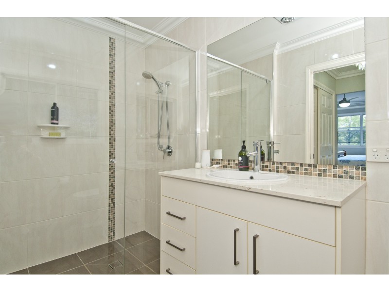 5-7 Hillview Crescent, Bahrs Scrub QLD 4207
