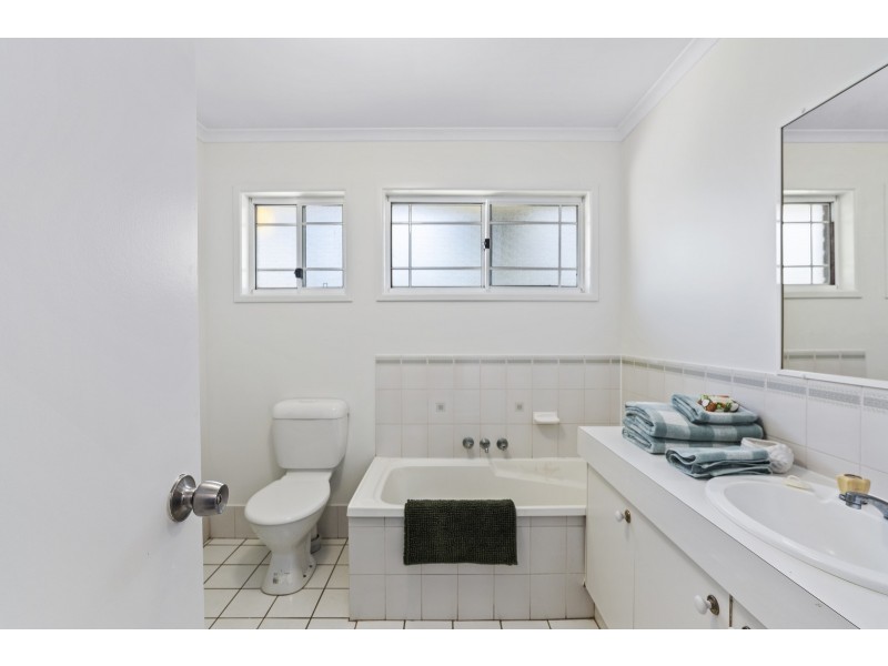 8 Melrose Place, Eagleby QLD 4207