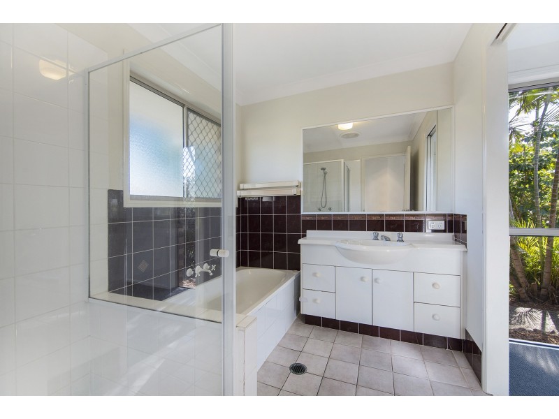 10 Tavuzzi Terrace, Edens Landing QLD 4207
