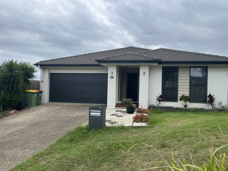 19 Ridgevale Blvd, Holmview QLD 4207