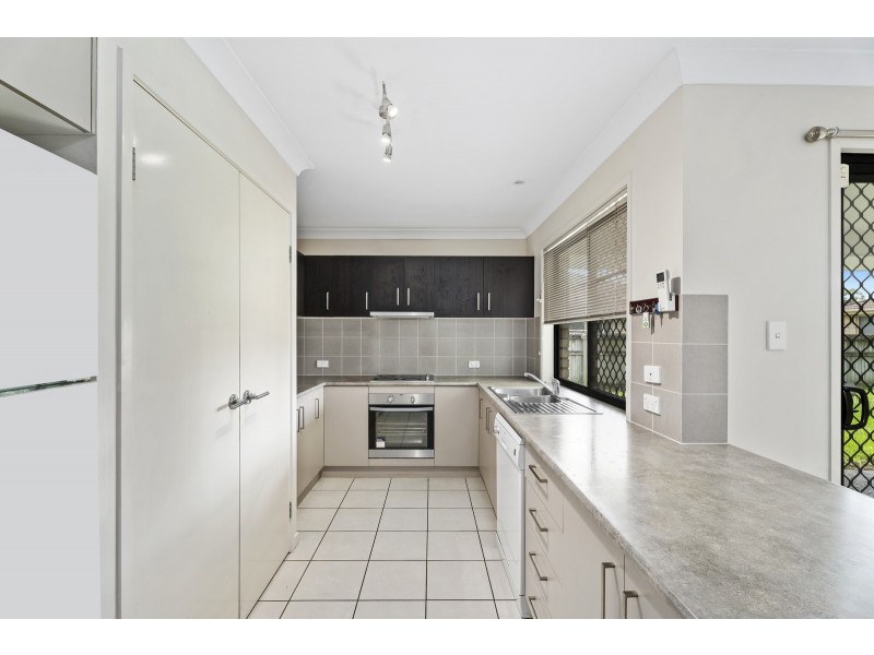 9 Sandpiper Circuit, Eagleby QLD 4207