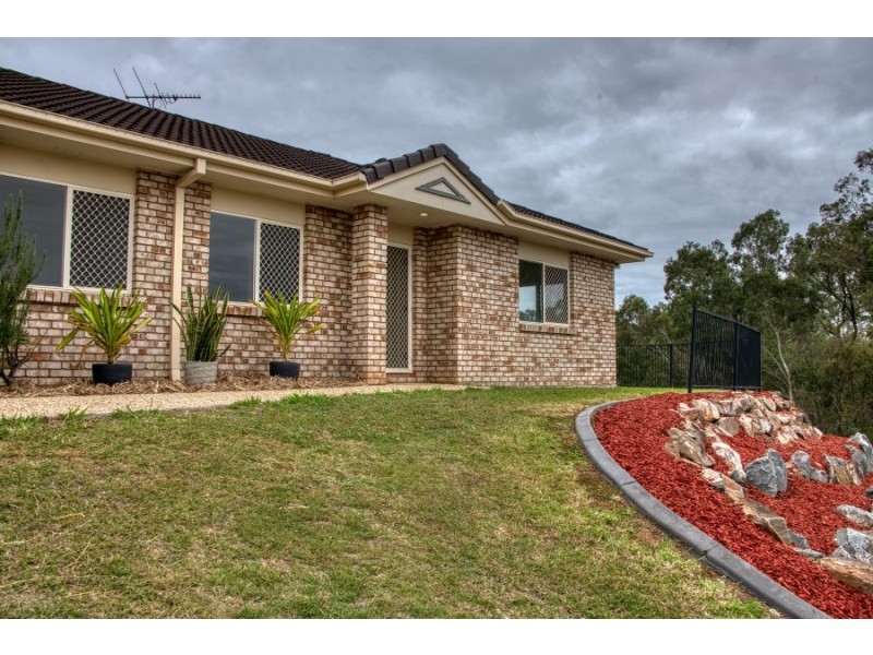 24 Bella Vista Circuit, Edens Landing QLD 4207