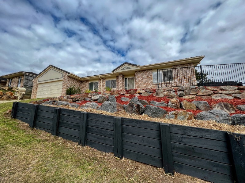 24 Bella Vista Circuit, Edens Landing QLD 4207