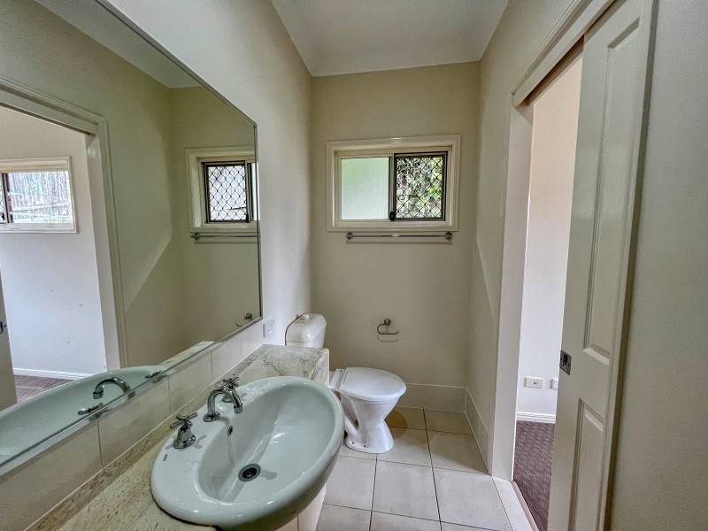 24 Bella Vista Circuit, Edens Landing QLD 4207