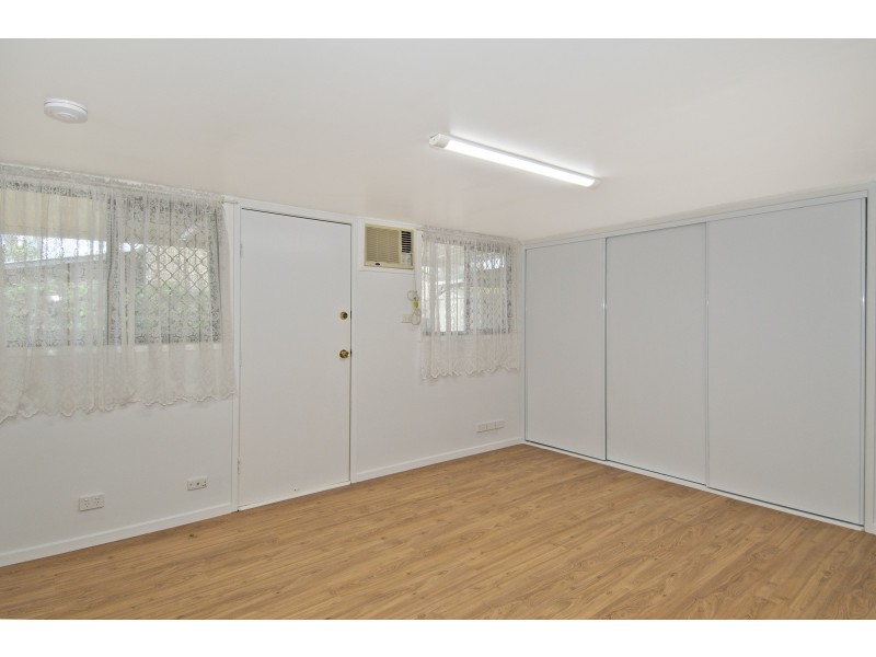 15 Yorkshire Crescent, Mount Warren Park QLD 4207