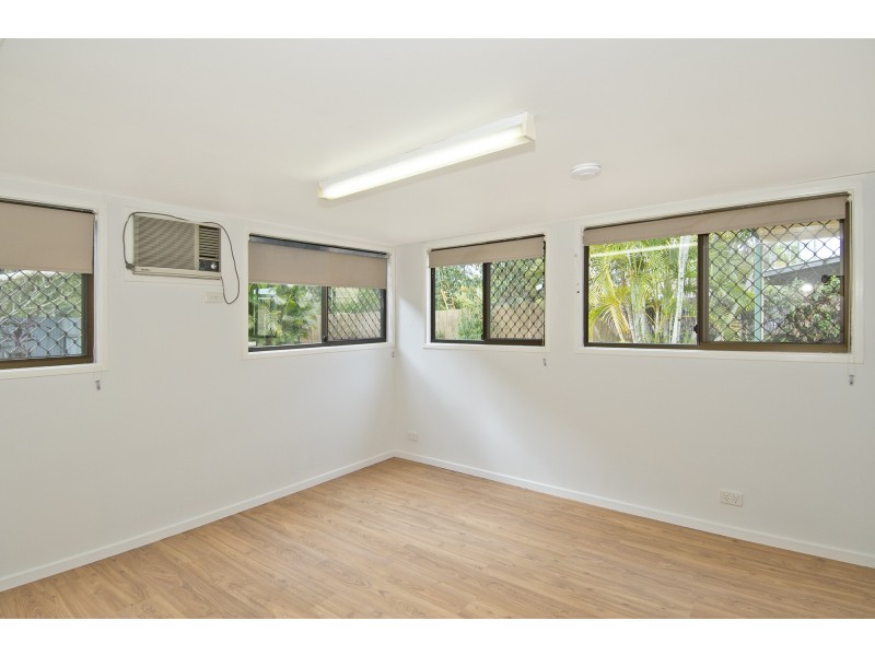15 Yorkshire Crescent, Mount Warren Park QLD 4207