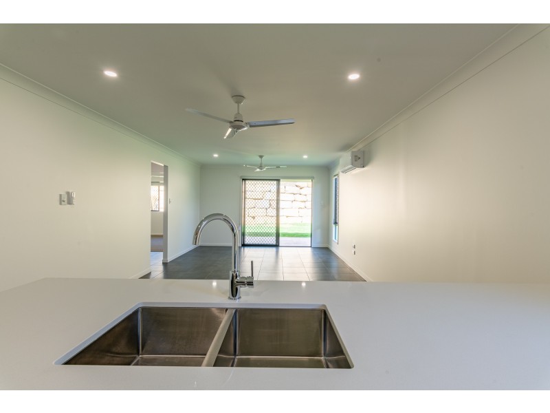 46 MacIntyre Street, Holmview QLD 4207