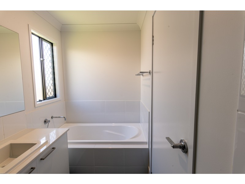 46 MacIntyre Street, Holmview QLD 4207