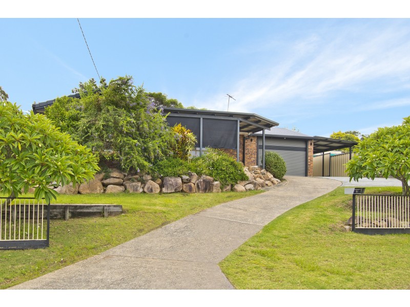 9 Duesbury Crescent, Edens Landing QLD 4207