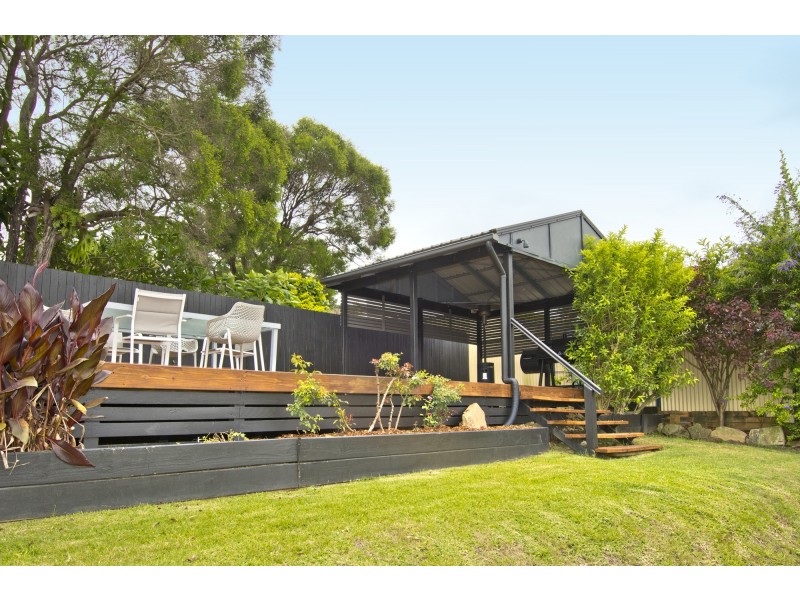 9 Duesbury Crescent, Edens Landing QLD 4207