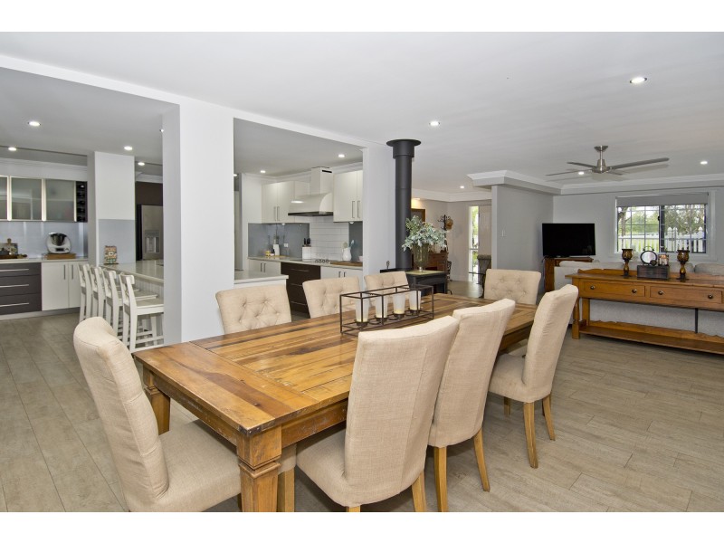 16 William Street, Waterford West QLD 4133