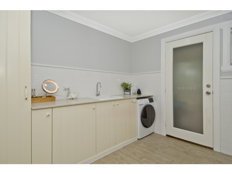 16 William Street, Waterford West QLD 4133