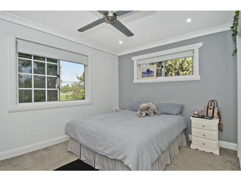 16 William Street, Waterford West QLD 4133