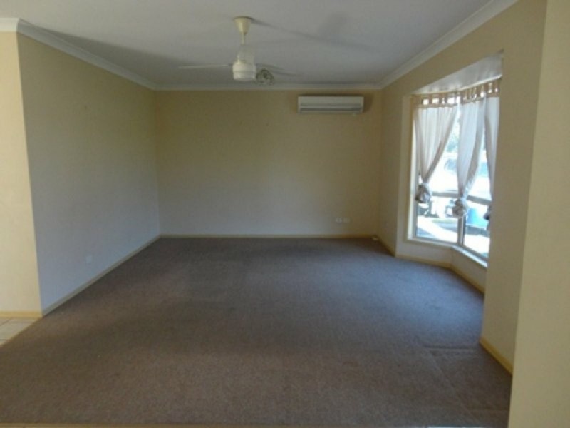 18 Cherrytree Place, Waterford West QLD 4133