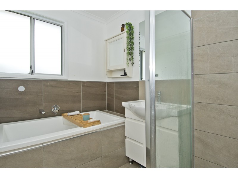 34 Montrose Avenue, Bethania QLD 4205