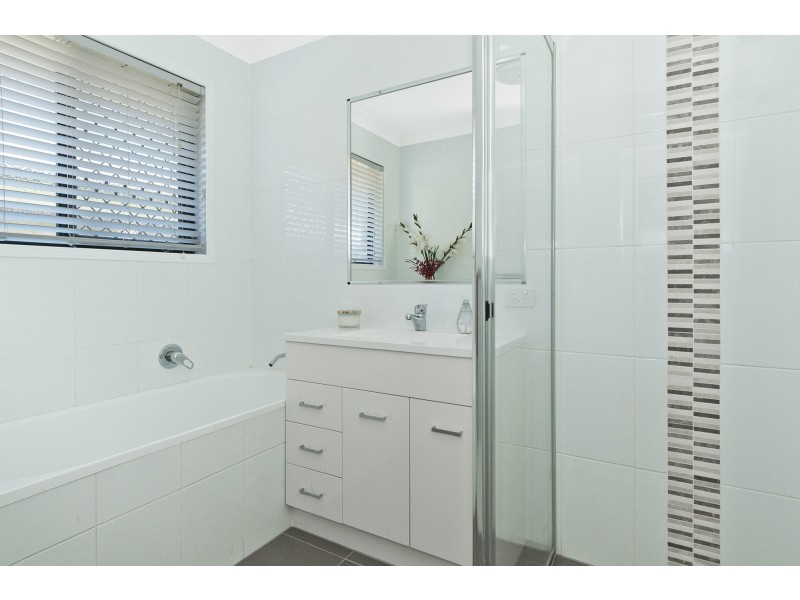 37 Ravensbourne Circuit, Waterford QLD 4133