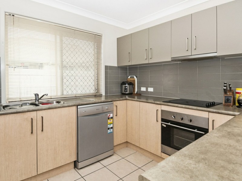 13 Sandpiper Circuit, Eagleby QLD 4207