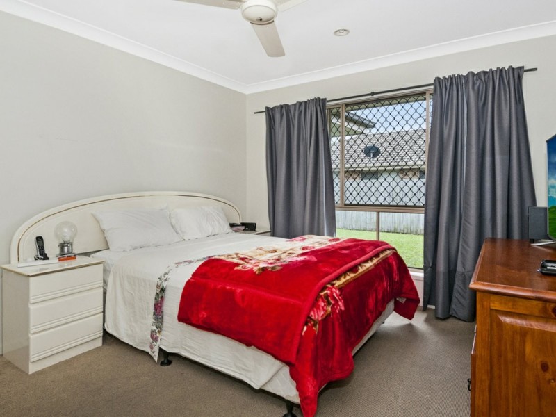 13 Sandpiper Circuit, Eagleby QLD 4207