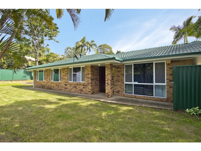 13 Duesbury Crescent, Edens Landing QLD 4207