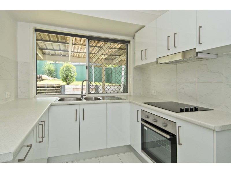 13 Duesbury Crescent, Edens Landing QLD 4207