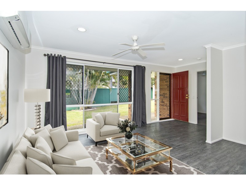 13 Duesbury Crescent, Edens Landing QLD 4207