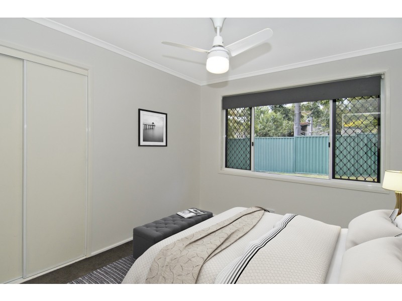 13 Duesbury Crescent, Edens Landing QLD 4207