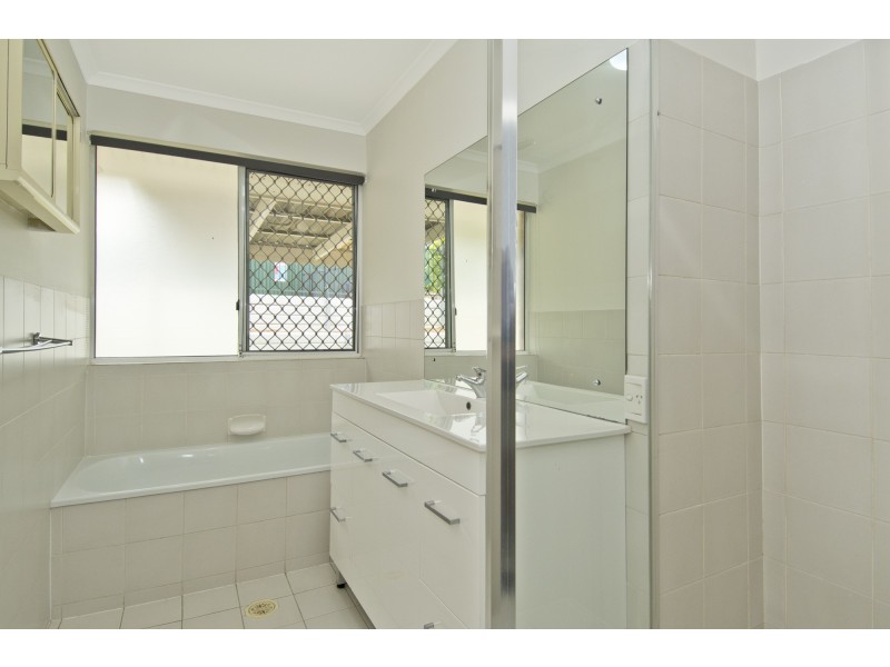 13 Duesbury Crescent, Edens Landing QLD 4207