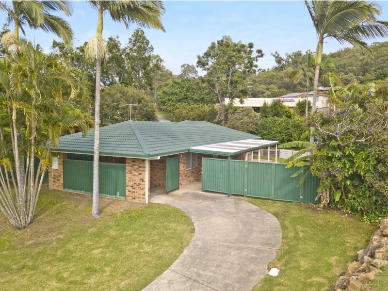 13 Duesbury Crescent, Edens Landing QLD 4207