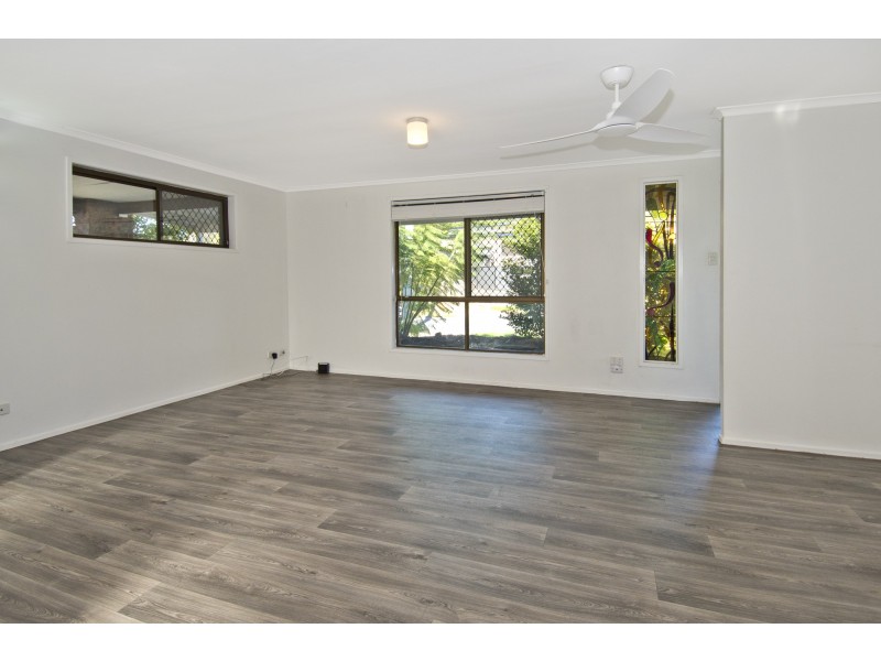 54 Avonmore Street, Edens Landing QLD 4207