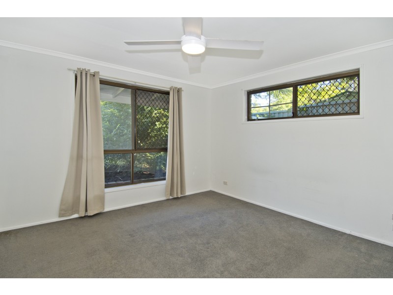 54 Avonmore Street, Edens Landing QLD 4207