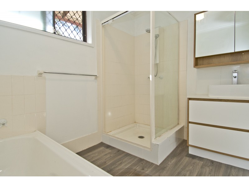 54 Avonmore Street, Edens Landing QLD 4207