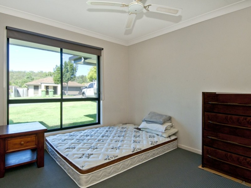 2/2 Wyndham Circuit, Holmview QLD 4207