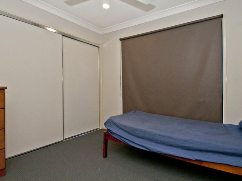 2/2 Wyndham Circuit, Holmview QLD 4207