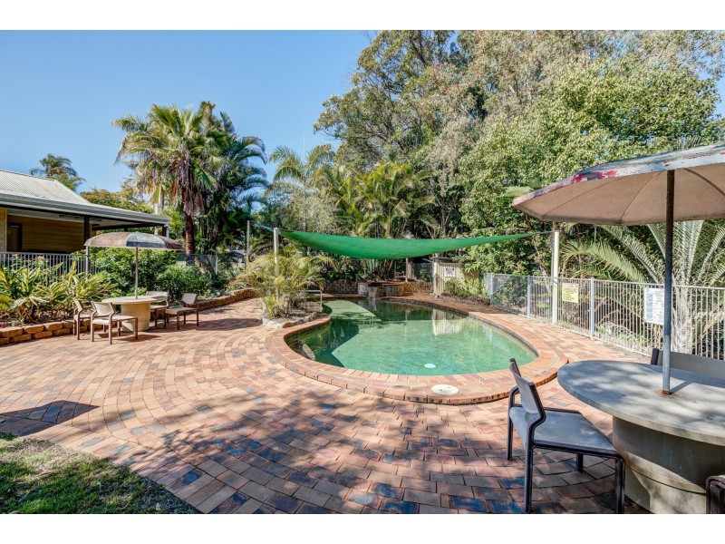 5 Woodlands Drive, Stapylton QLD 4207